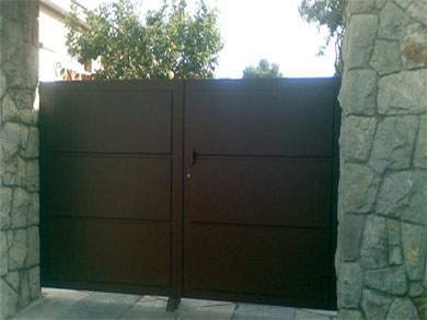 puertas-metalicas-batientes-001
