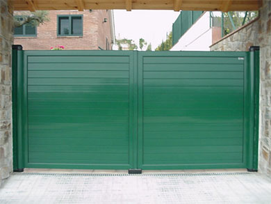 puertas-metalicas-batientes-002